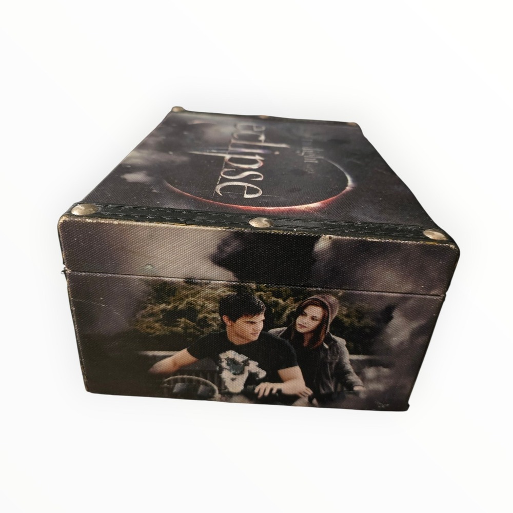 NECA Twilight Saga 2010 Eclipse Movie Jewelry Box Trunk Bella Edward Jacob - Picture 2 of 4